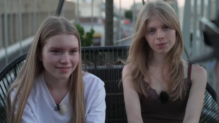 V siedmom nebi - Mirka a Sára